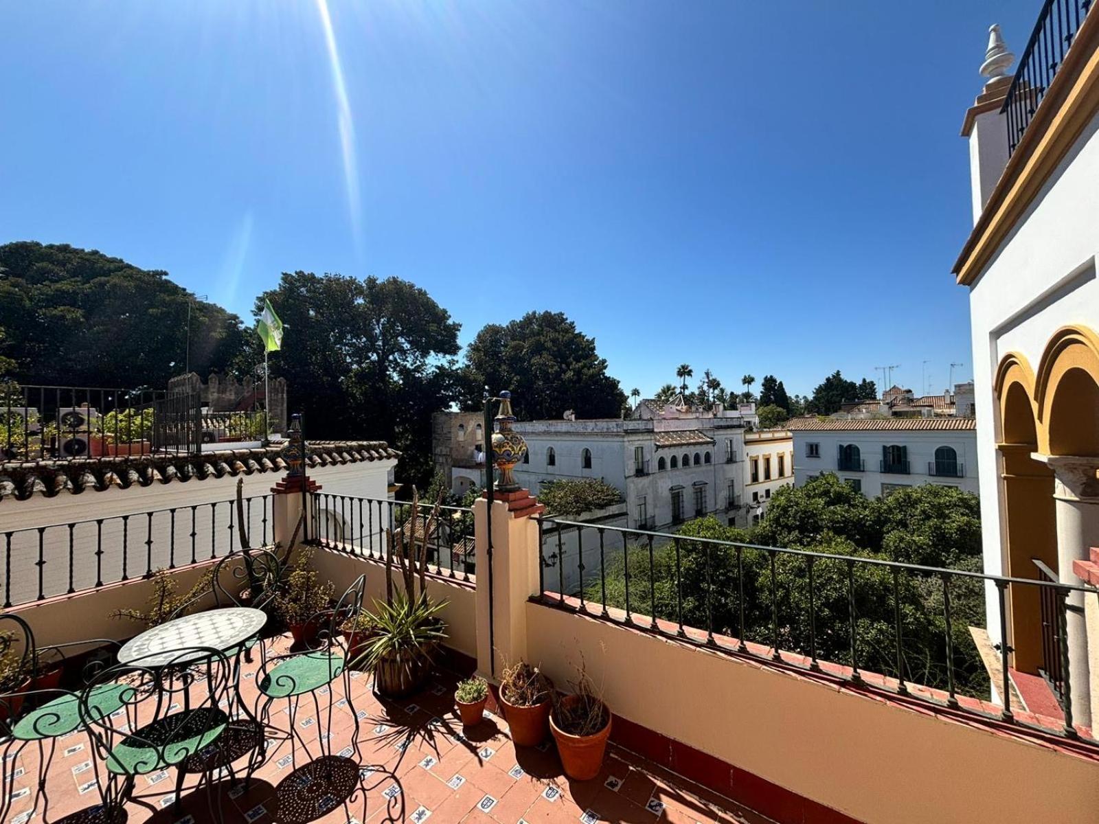 Plaza De Santa Cruz Apartment Seville Exterior photo